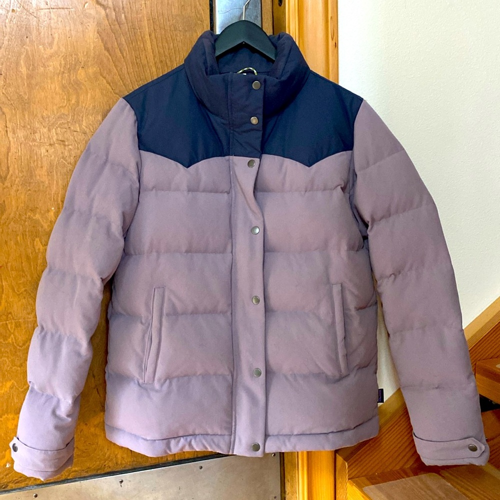 Patagonia women’s Medium down jacket